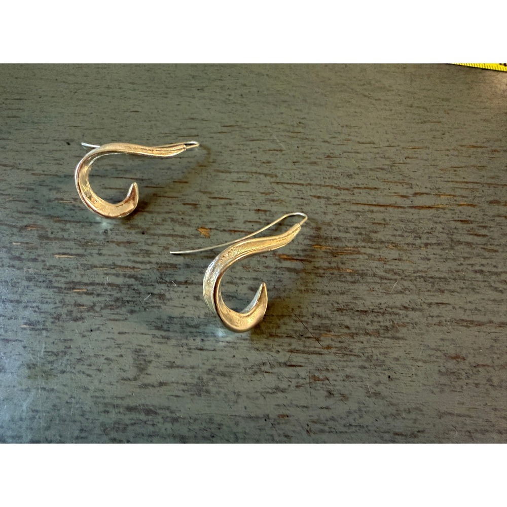 Silver Tone Sculptural Wave Drop Earrings Textured Minimalist Fishhook Dangle